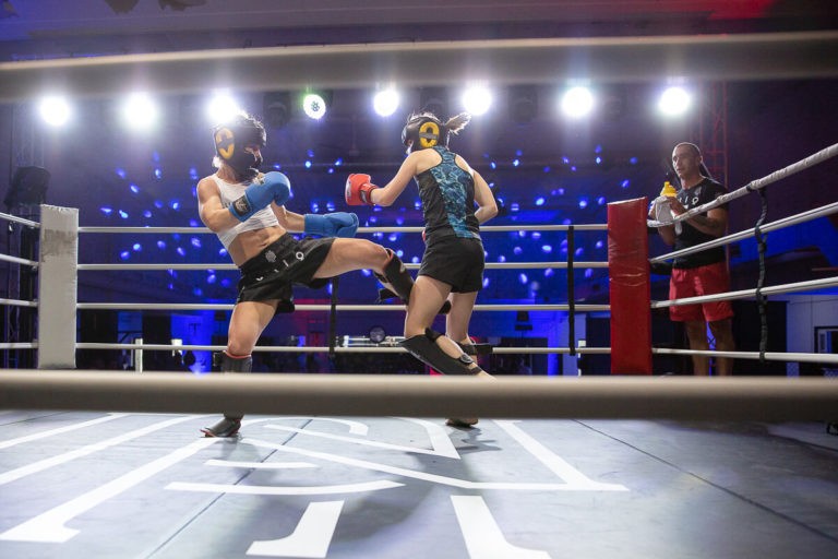 dokumentacja foto dzialan sportowych, zawody boksu, niesamowite ujecia, wymarzone kadry